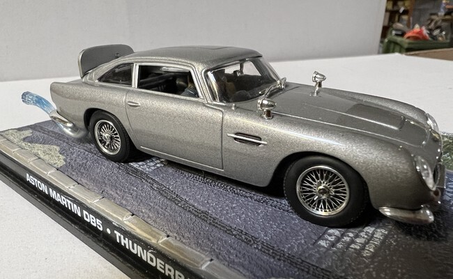 James Bond - Aston Martin DB5