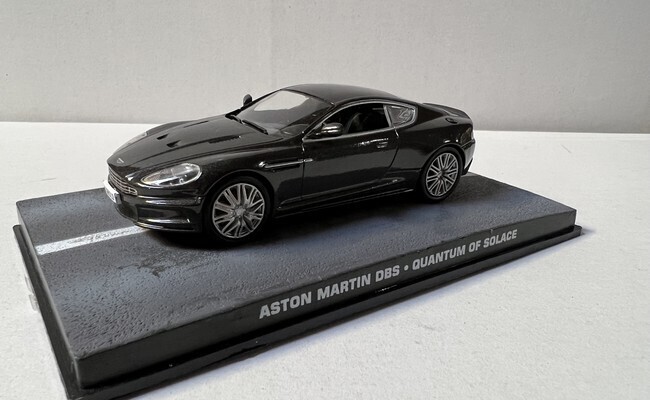 James Bond - Aston Martin DBS