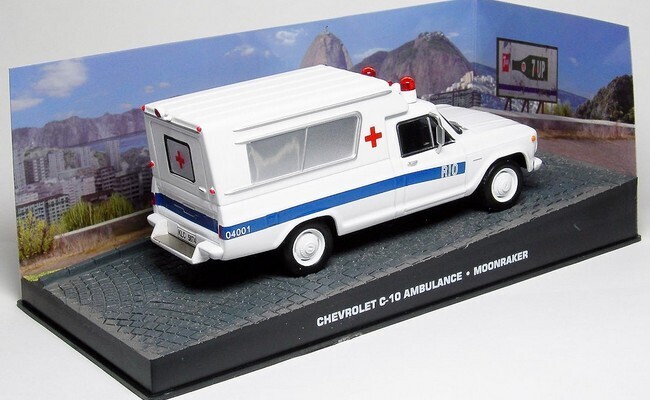 James Bond - Chevrolet C10 ambulance