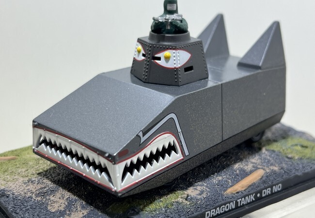 James Bond - Dragon tank