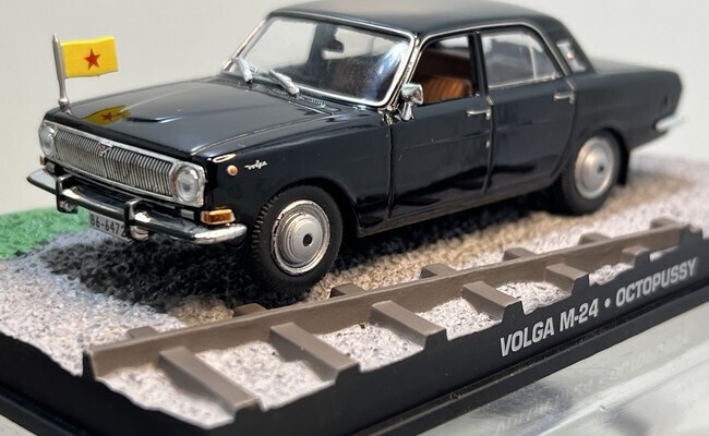 James Bond - Volga M-24