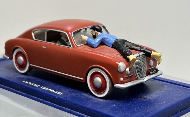 Kuifje - Lancia Aurelia met 2 figuurtjes
