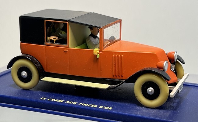 Kuifje - Renault NN met 4 figuurtjes