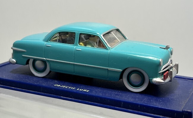 Kuifje - Ford Custom met 4 figuurtjes