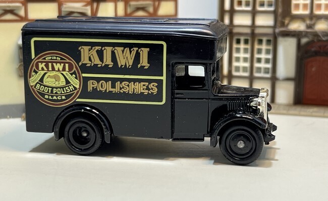 Dennis Parcels Van