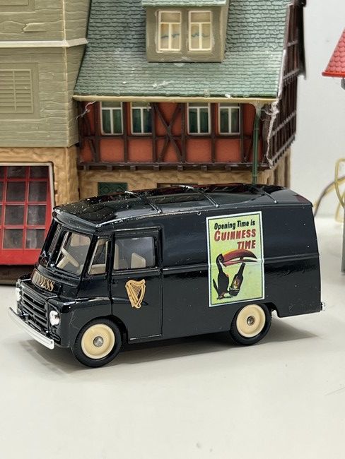 Morris LD150 Van - Guinness