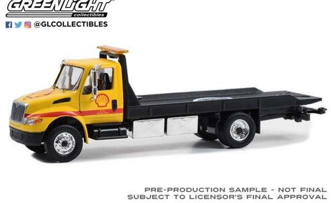 International Durastar 4400 Flatbed Truck