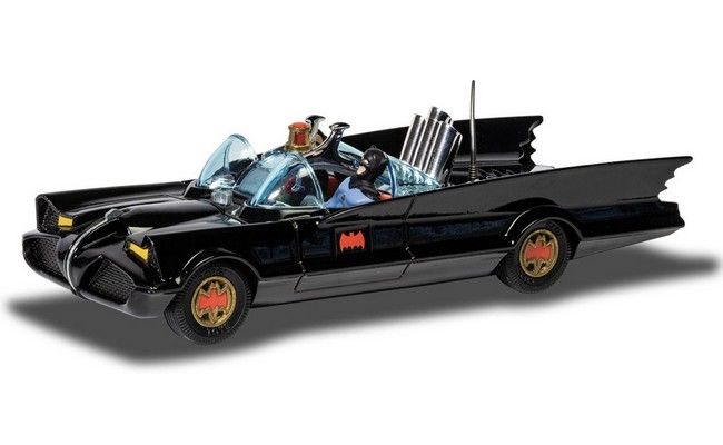Batmobile met Batman en Robin