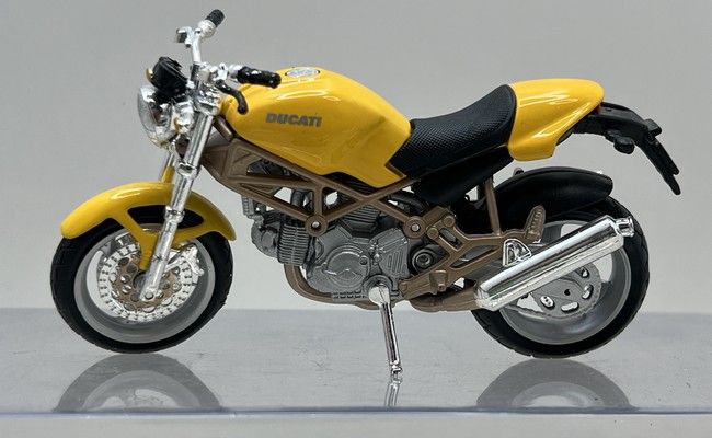 Ducati Monster 900