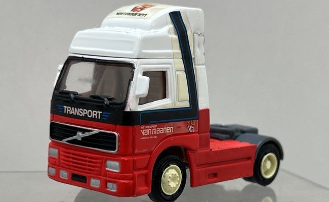 Volvo - trekker met oplegger