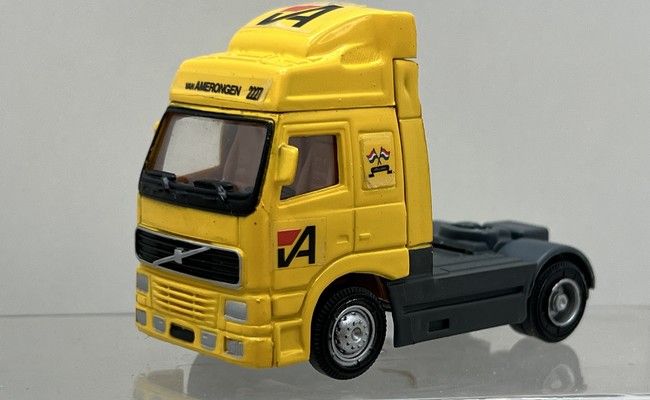 Volvo - trekker met oplegger