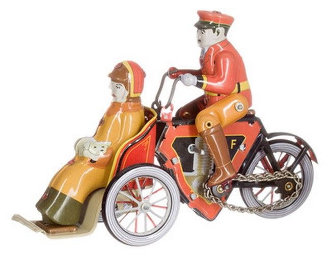 Motor met zitje voorop