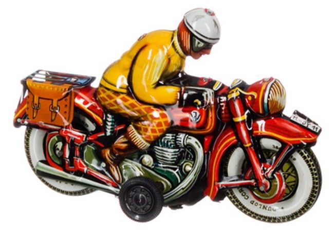 Motorfiets met zijtassen - Josef met witte helm BRD