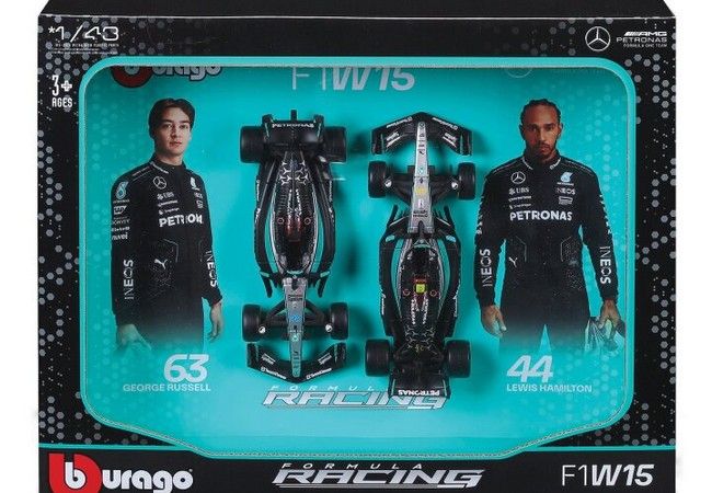 Mercedes Benz AMG Petronas F1 W15 (2x formule 1 car)