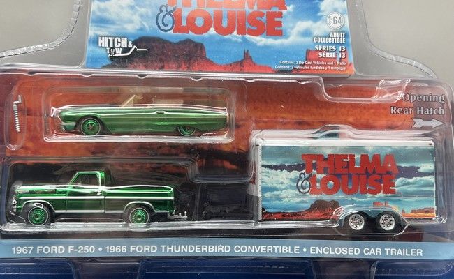 Ford F-250 en ford Thunderbird with trailer (Green Machine)