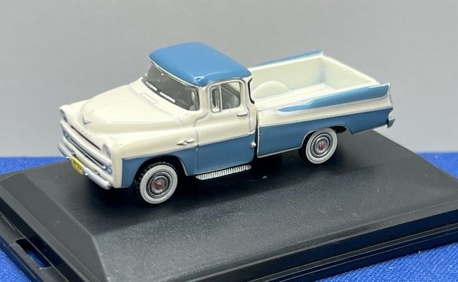 Dodge D100 Sweptside Pick-up