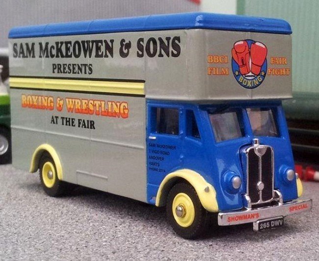 Circus Sam McKeowen & Sons - Guy Pantechnicon