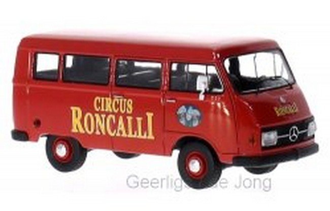Circus Roncalli  - Mercedes Benz L206