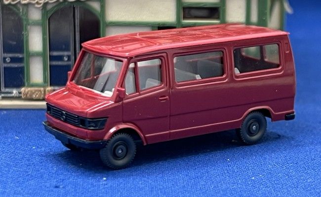 Mercedes Benz 207 D