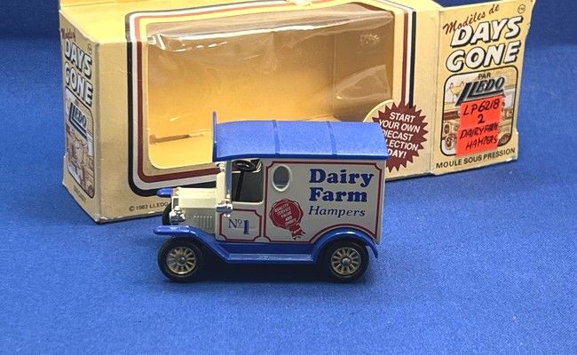 Ford T VAN - Dairy Farm