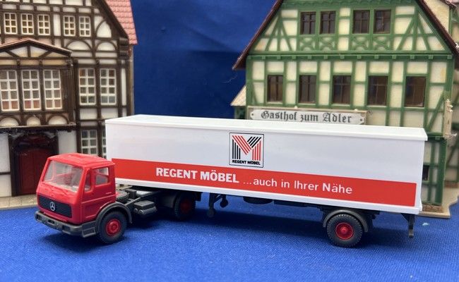 Mercedes Benz 1619 met trailer
