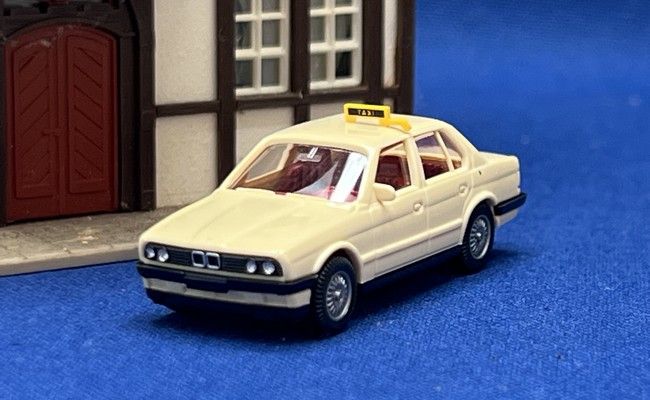 BMW 320i - taxi