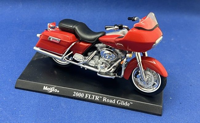 Harley-Davidson FLTR "Road Glide"