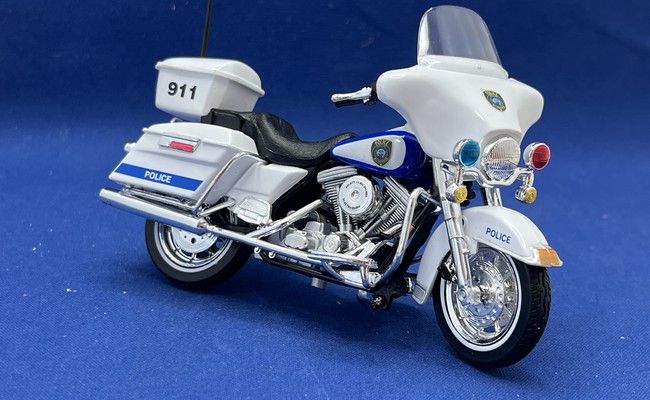Harley-Davidson FLHT "Electra Glide" - Police Department