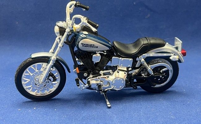 Harley-Davidson FXDL "Dyna Low Rider"