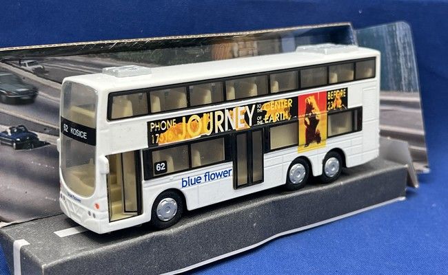 London Metro Bus - blue Flower
