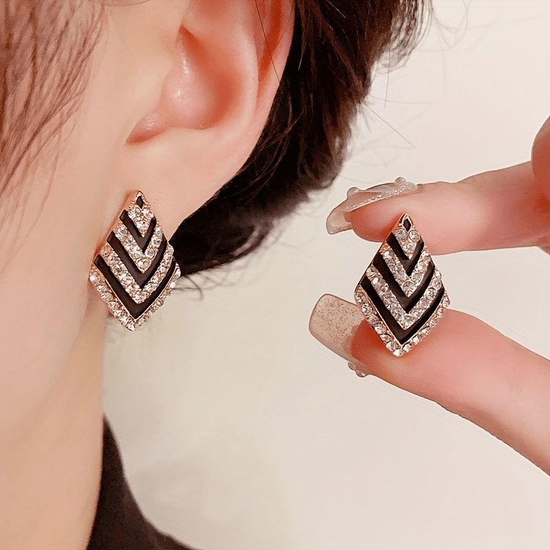 Black and White Stripped Earrings