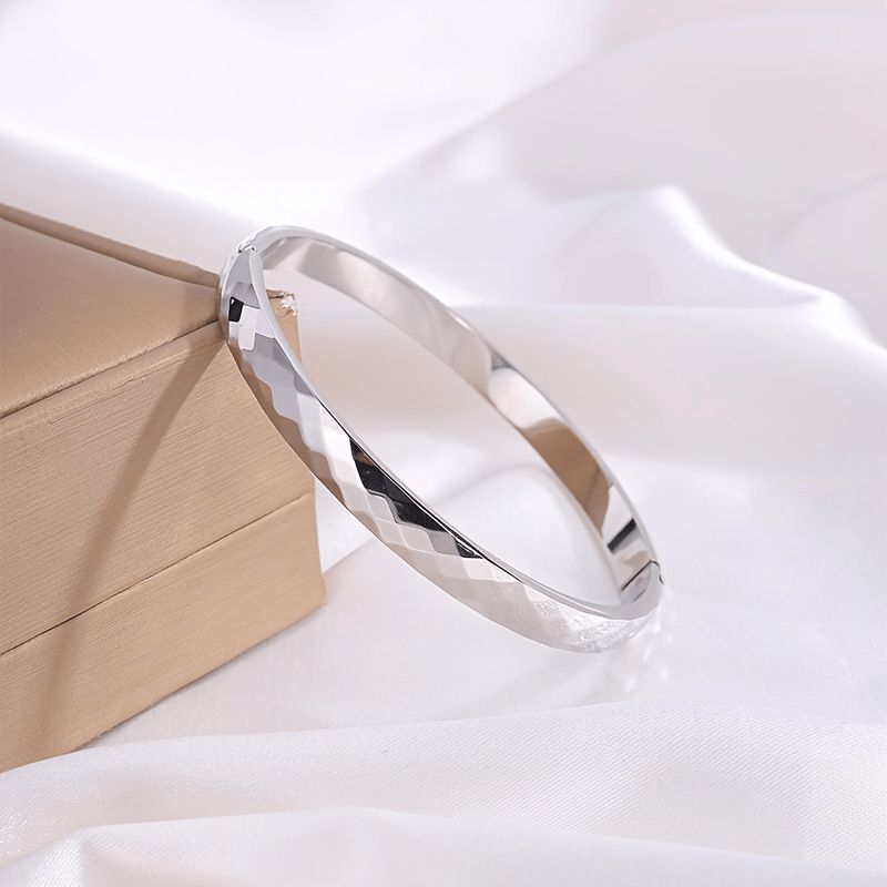 Silver Diamond-Shaped Multi-Faceted Bracelet