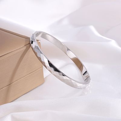 Silver Diamond-Shaped Multi-Faceted Bracelet