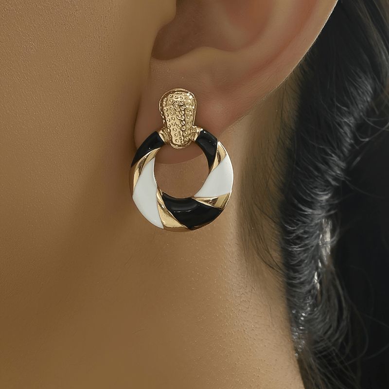 Spiral Windmill Pattern Classic Black and White Earrings