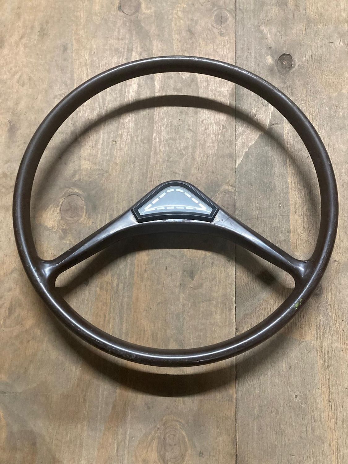 steering wheel brown