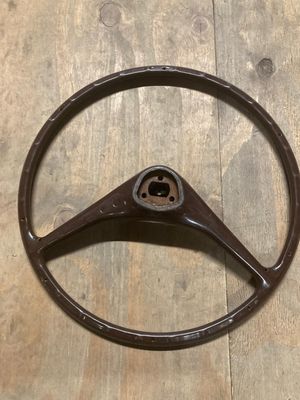 steering wheel brown