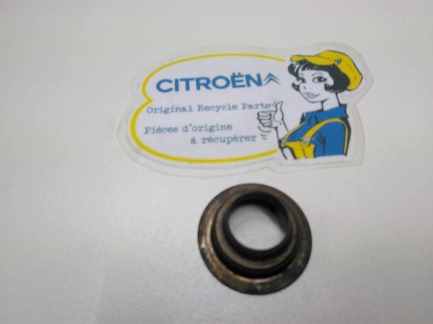Little plate under valve spring 2CV / Visa