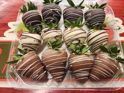 MIXED DOZEN DIPPED STRAWBERRIES