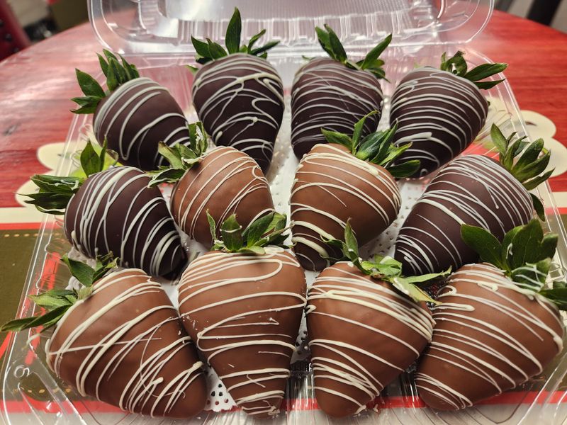 CBAD - MIXED 6-DARK, 6-MILK CHOCOLATE DIPPED STRAWBERRIES   ***This order requires you to pick up at The Carlsbad Strawberry Shack.***