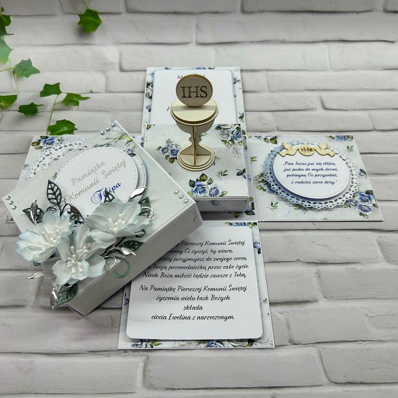 Exploding box komunijny z hostią dla chłopca – personalizowana pamiątka