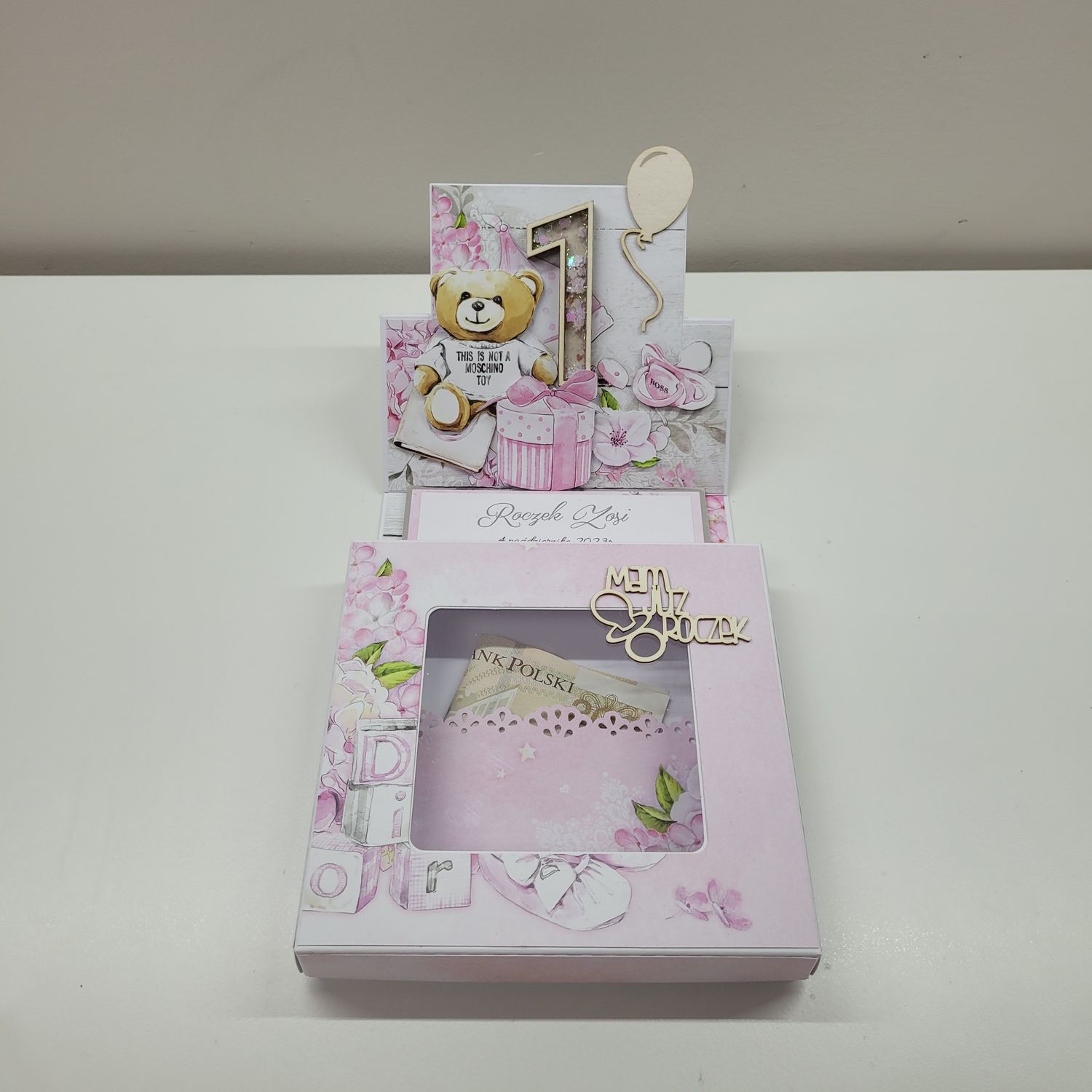 Kartka Sztalugowa na Roczek w Pudełku – Personalizowana Pamiątka Pierwszych Urodzin
