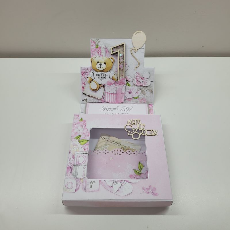Kartka Sztalugowa na Roczek w Pudełku – Personalizowana Pamiątka Pierwszych Urodzin