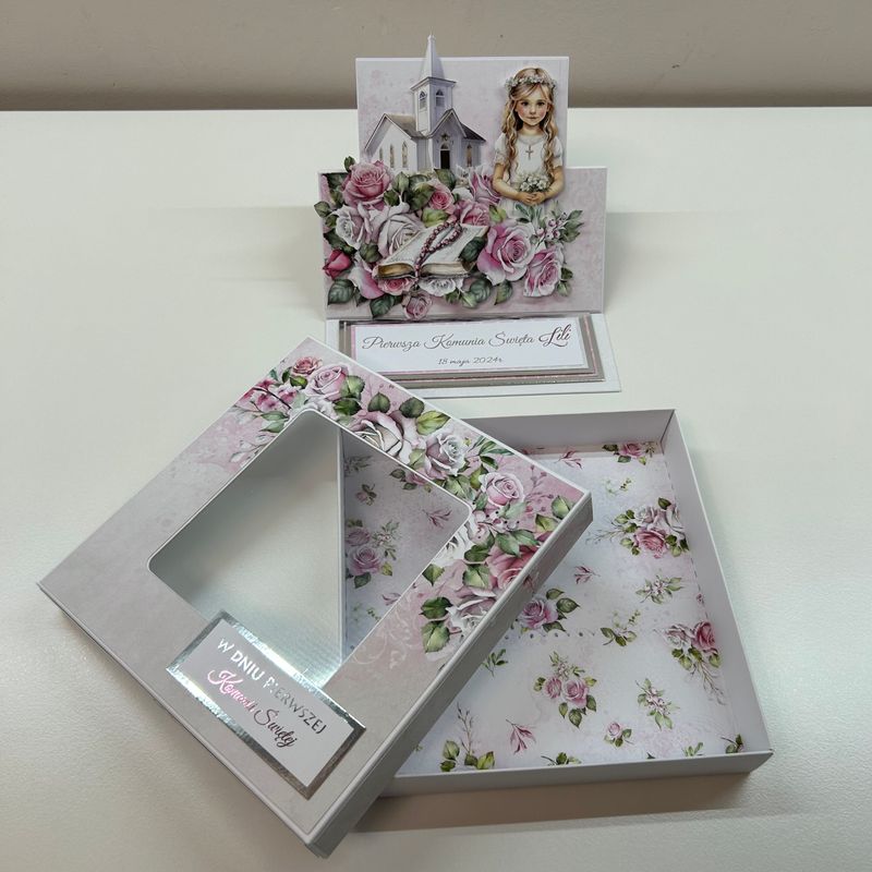 Kartka komunijna sztalugowa w pudełku dla dziewczynki – personalizowana