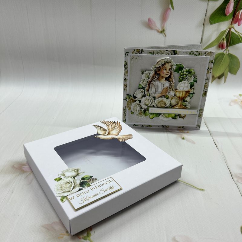 Kartka komunijna w pudełku złote detale – ekskluzywna pamiątka