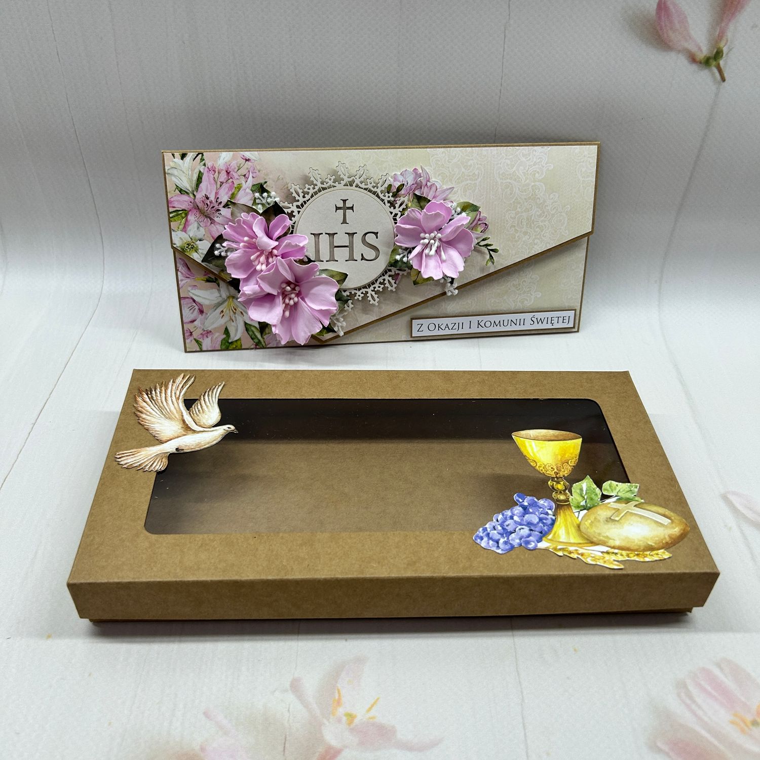 Kartka komunijna DL w pudełku - kopertówka z kwiatami