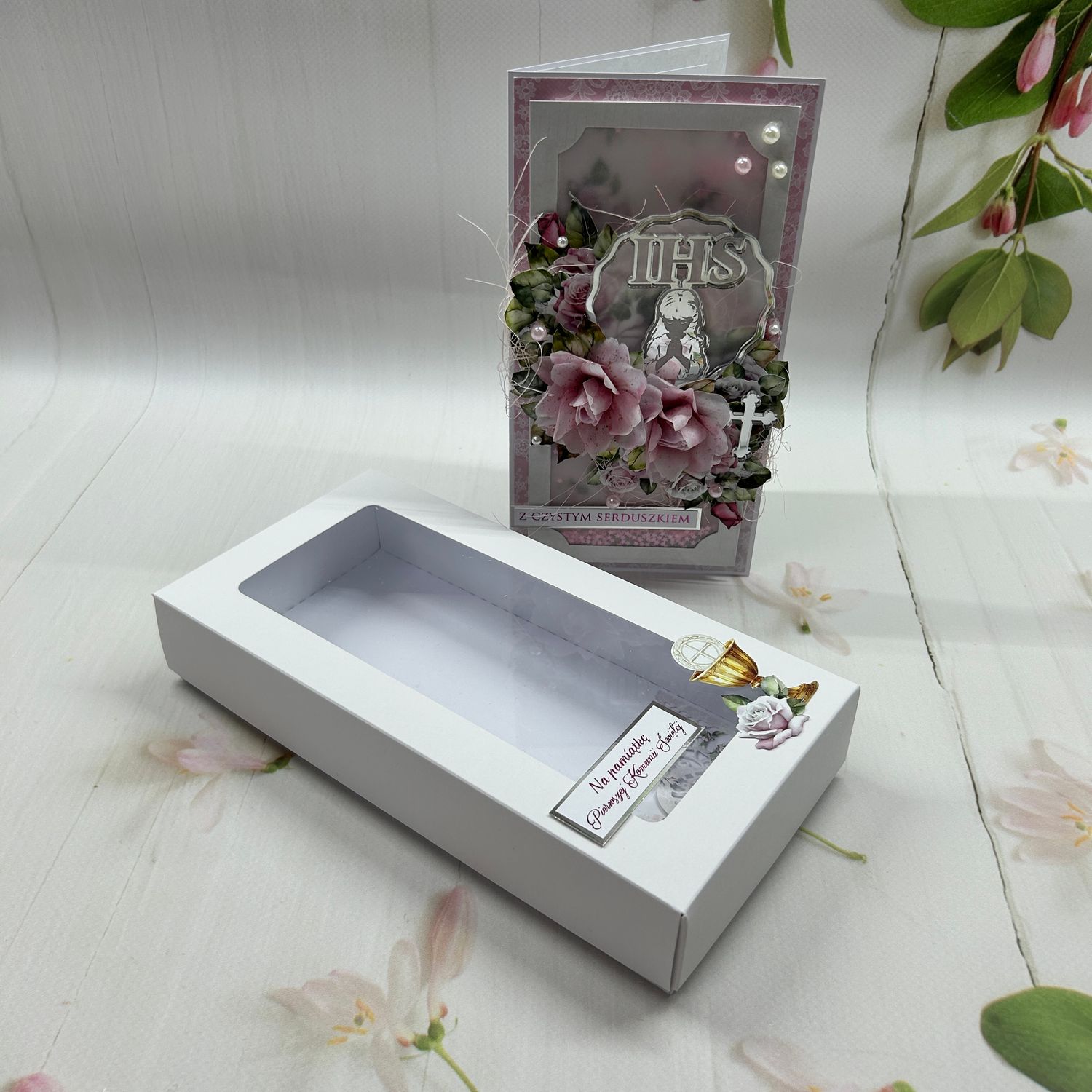 Kartka komunijna DL w pudełku dla dziewczynki z różami