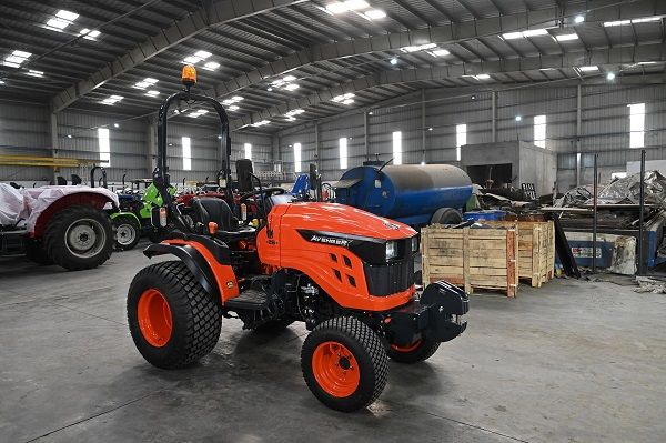 Avenger 26 9+3 on Turf Tyres