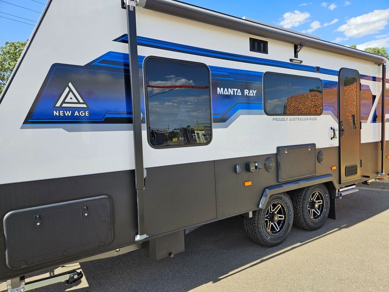 2026 New Age Manta Ray MR18 ER Couples