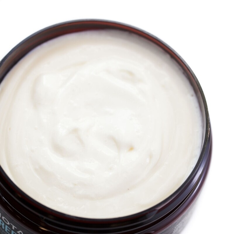 Hydrating (4oz/8oz) Green Cream By Mota