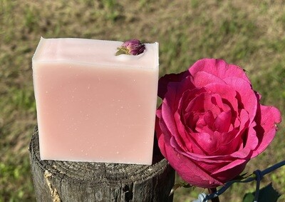 "Persephone's Kiss"  (Musky Florals and Fruits)